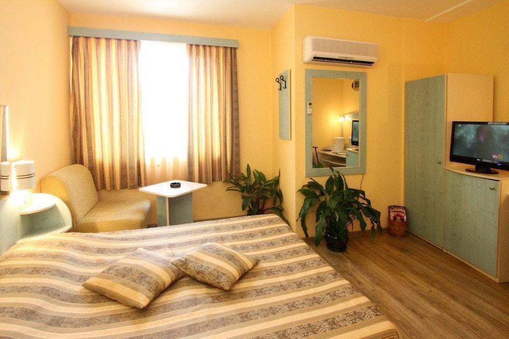 Hotel Color Varna Esterno foto