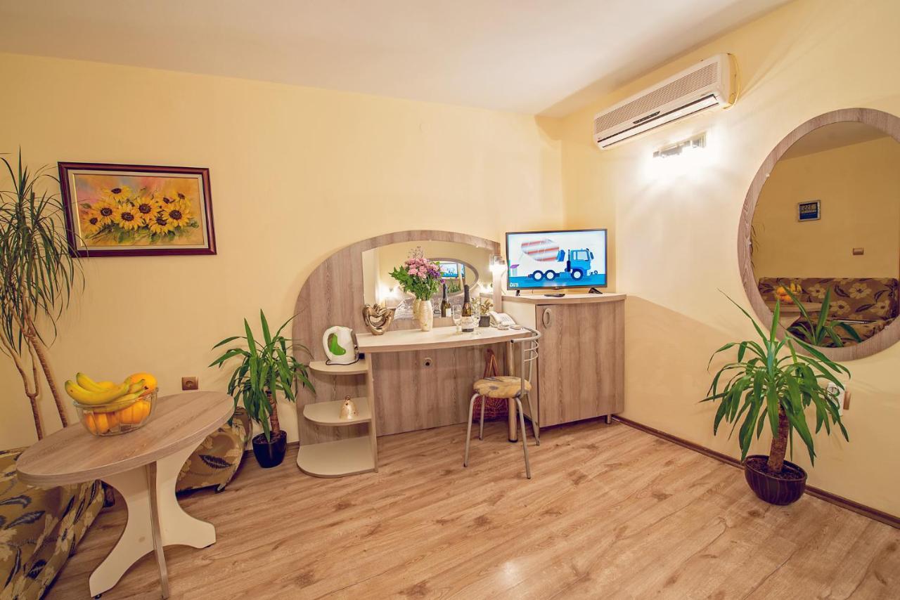 Hotel Color Varna Esterno foto