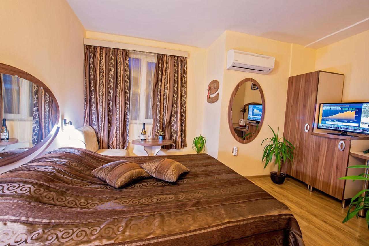 Hotel Color Varna Esterno foto