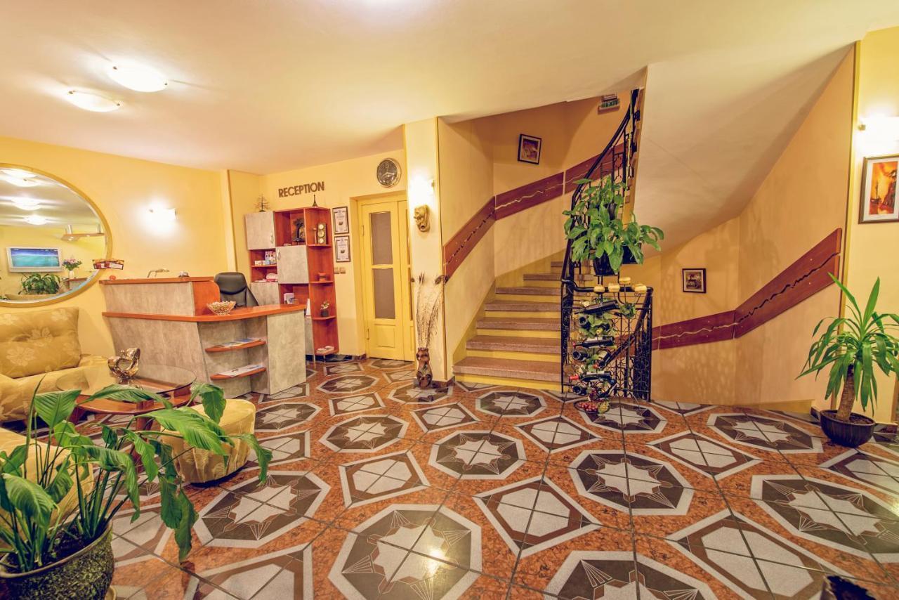 Hotel Color Varna Esterno foto