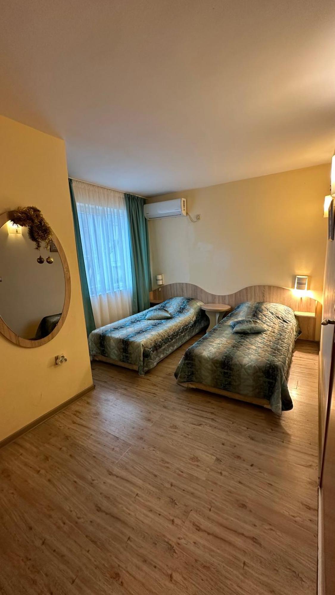 Hotel Color Varna Esterno foto