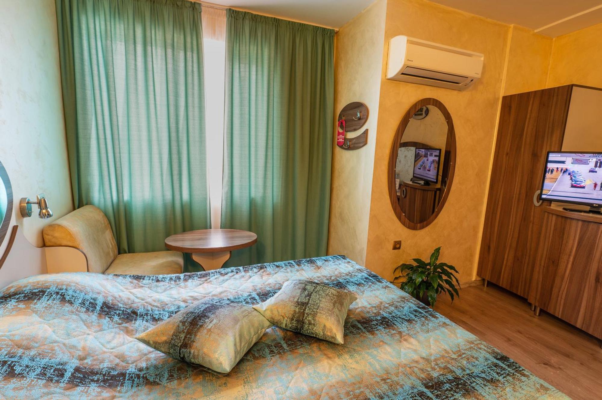 Hotel Color Varna Esterno foto